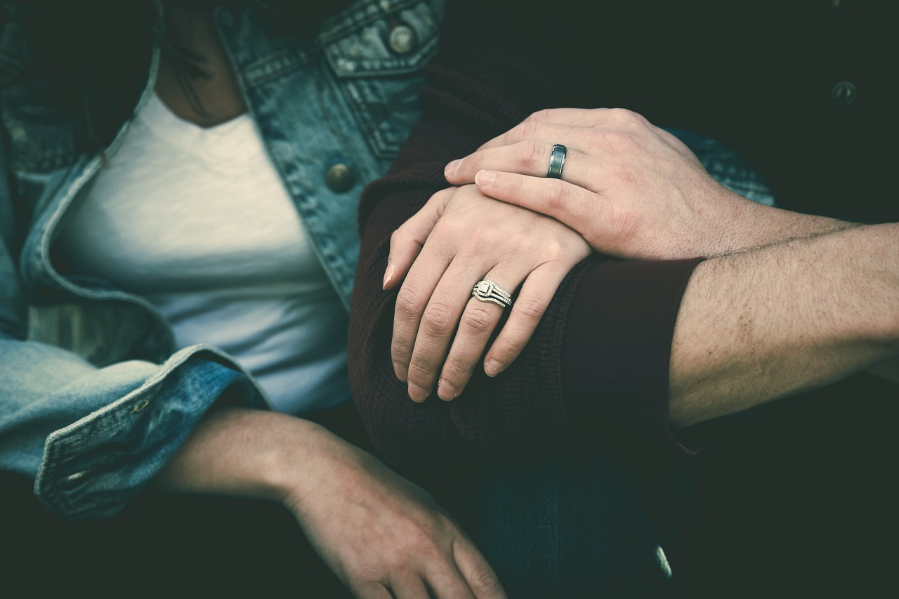 È normale pensare ad altre persone al di fuori della coppia?
